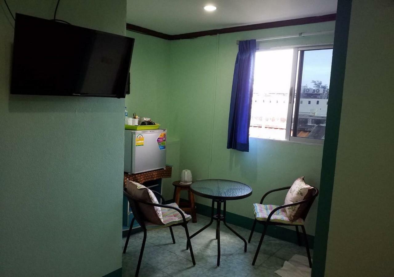 Rung Tawan Hostel Παραλία Κάτα Εξωτερικό φωτογραφία